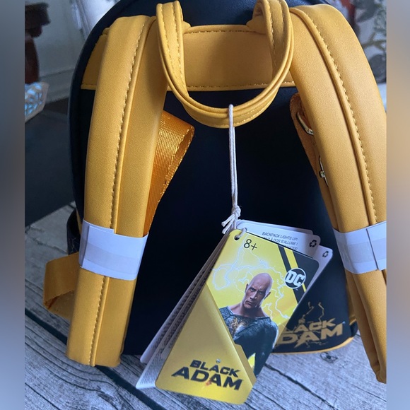 NWT! Loungefly DC Comics - Black Adam backpack - Picture 9 of 13
